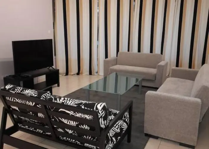 3 Bedroom Apartment *